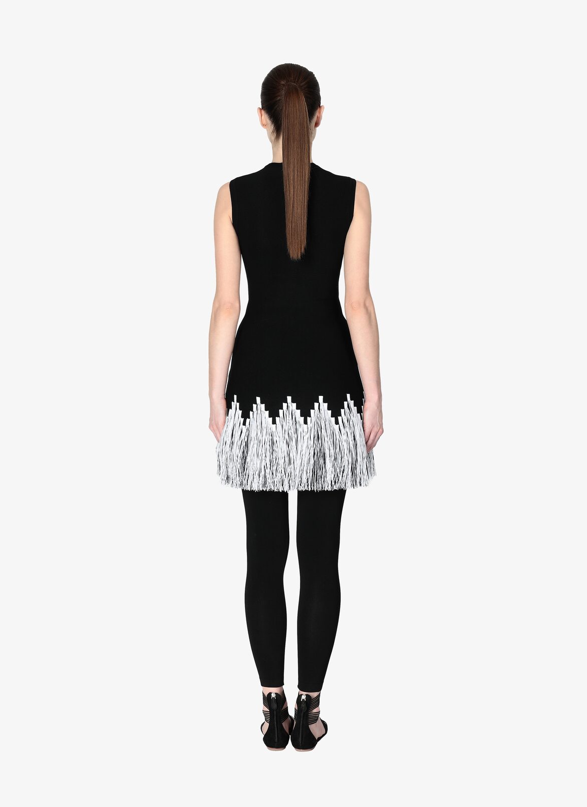ROBE SANS MANCHE RAPHIA FRANGE NOIR/BLANC ALAÏA NOIR/BLANC ROBE SANS MANCHE RAPHIA FRANGE NOIR/BLANC